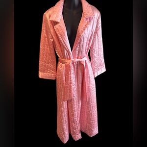 Lovely pink vintage 70s robe